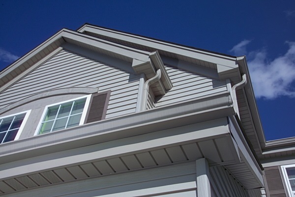 Seamless gutter installed with hidden gutter hangers by APCO.